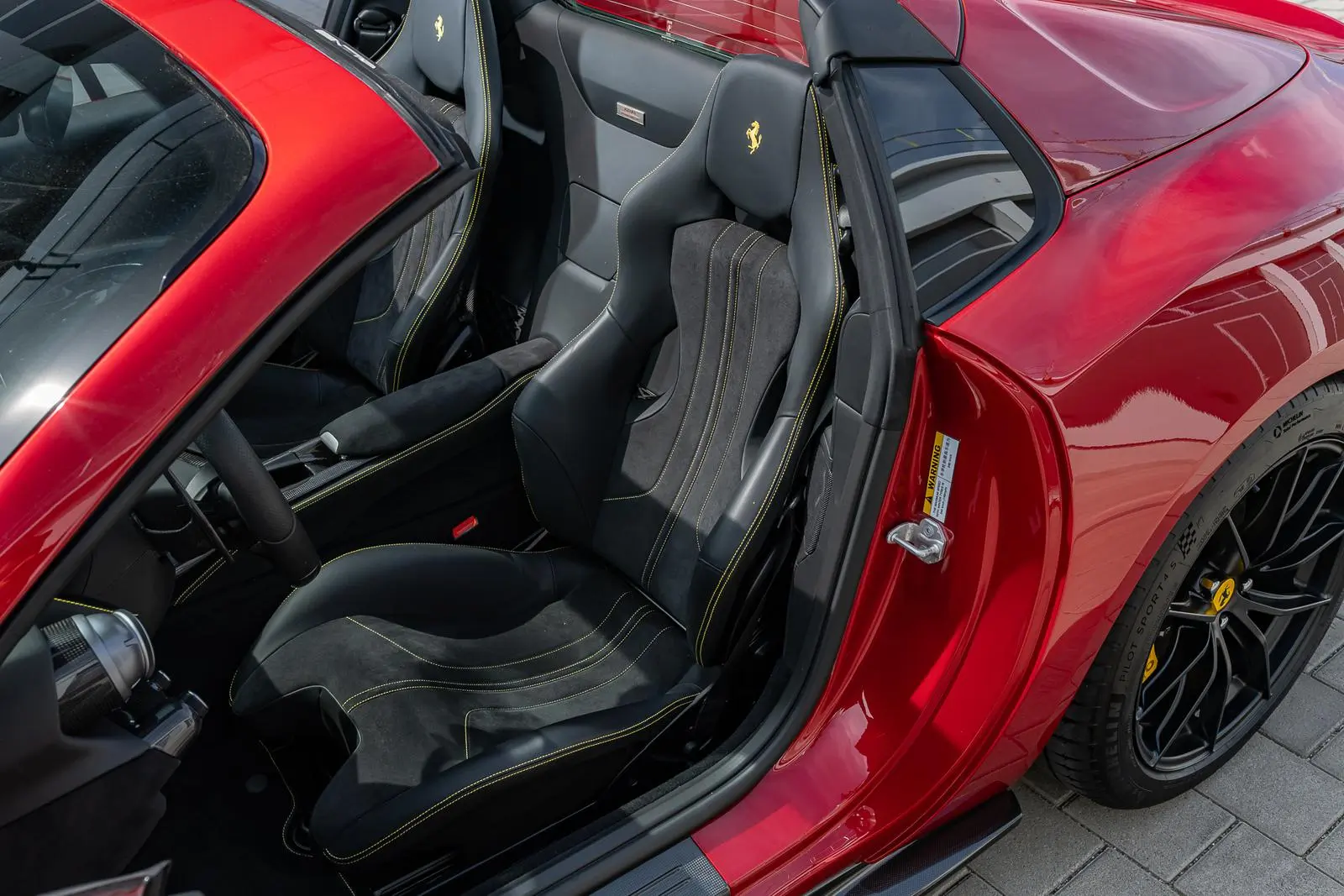 Ferrari 812 GTS 2363 682b571ab528a34c7d02dff8 DSC09130.jpg