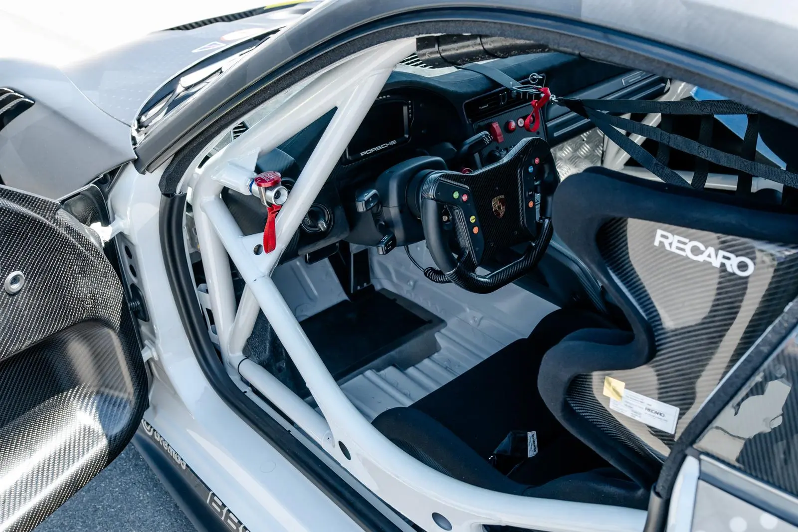 Porsche 991 GT2 RS Clubsport 2363 6852c66cde65bed8ff0be82e JNI01684.jpg 1 1