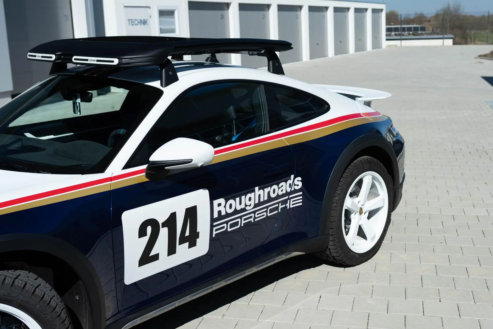 Porsche 992 Dakar 2363 67daaf95a86c50450d0de393 DSC00564.jpg