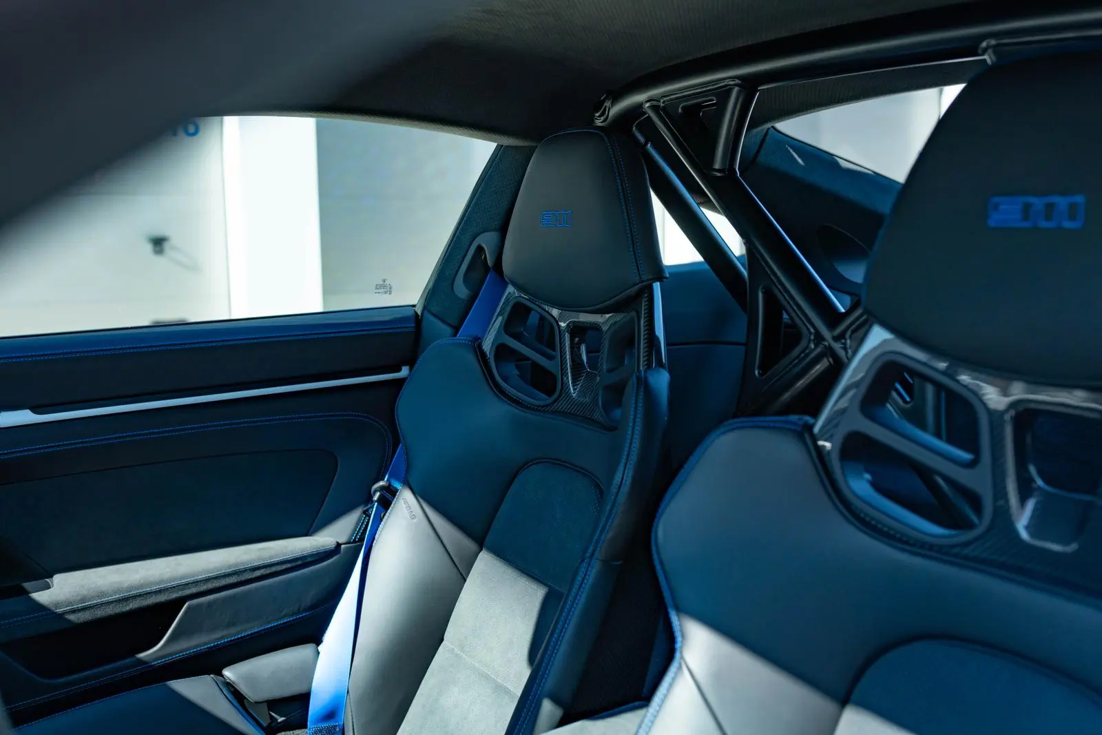 Porsche 992 Dakar 2363 67daaf96a86c50450d0de39c DSC00592.jpg