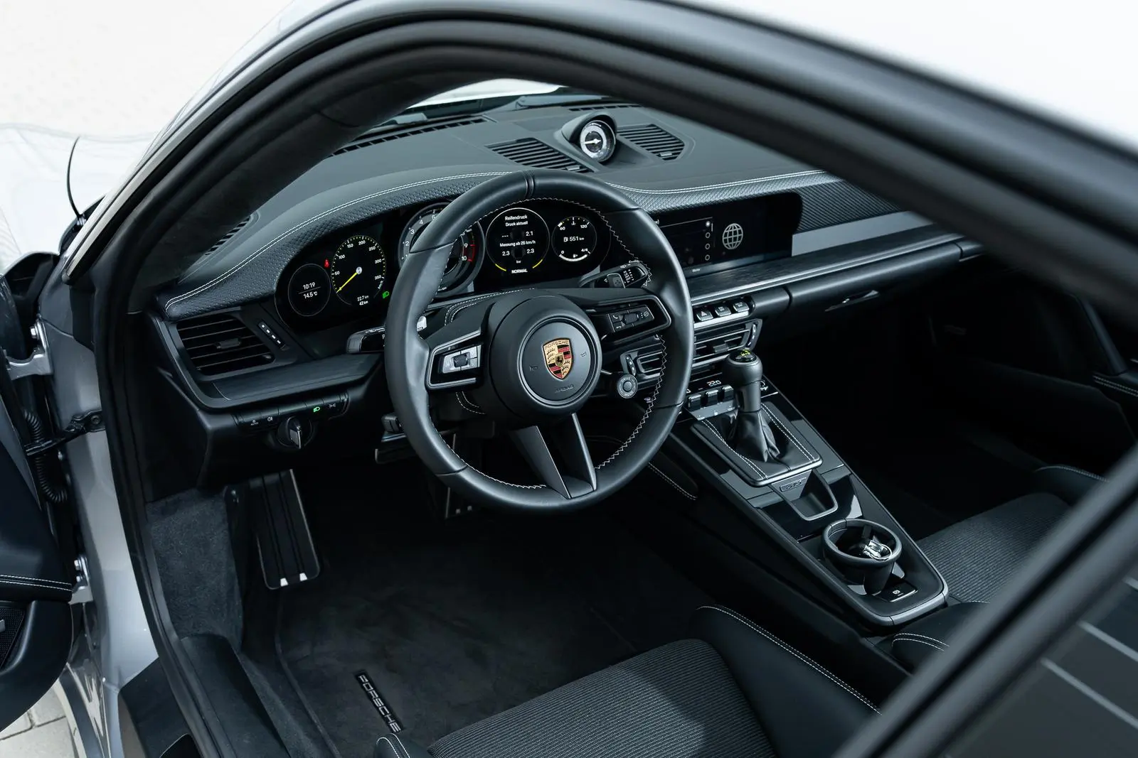 Porsche 992 GT3 Touring 2363 682c8aaeb8549552b90889f2 DSC09266.jpg