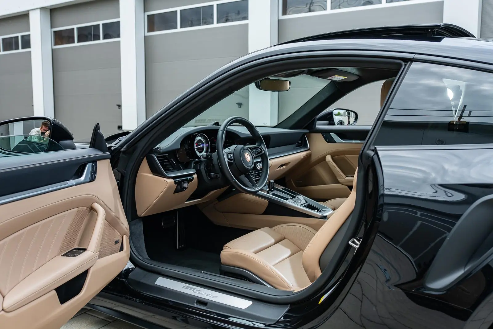 Porsche-992-Turbo-2363_682c8b157419532c2207b682__DSC09319.jpg-1-1