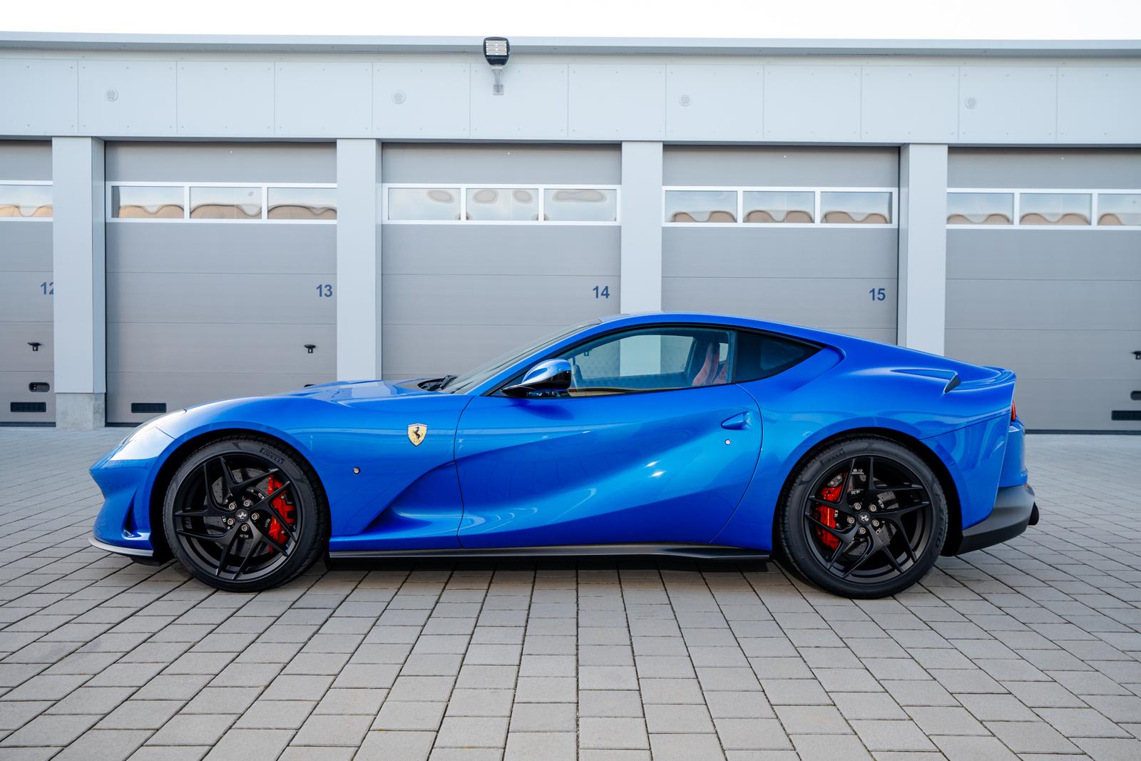 Ferrari-812-Superfast-2363_6971f8bf262a0092730edefe__DSC09126.jpg-