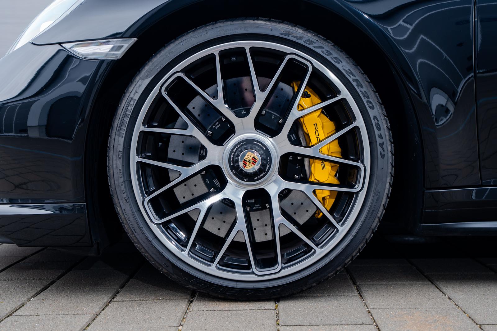 Porsche-991.1-Turbo-S-Cabrio-2363_69833db5dec24ef9f30ab0bc__DSC00644.jpg-