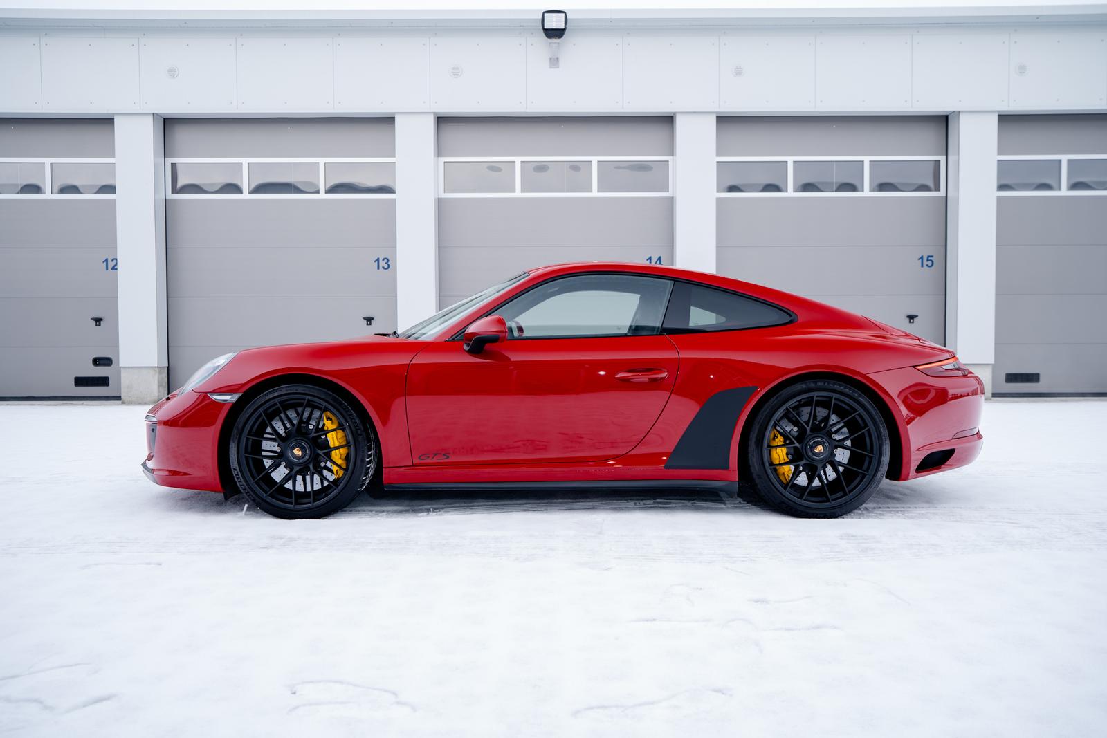 Porsche-991.2-Carrera-4-GTS-2363_6995bb5f66010998a00a8f0e__DSC01778.jpg-