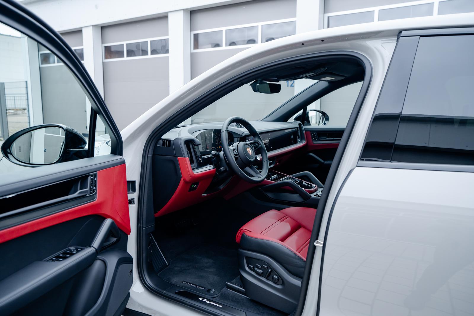 Porsche-Cayenne-Coupe-Black-Edition-2363_699c2ec83254739ce50316ff__DSC02317.jpg-